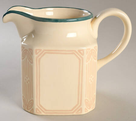 Belle Vienne 40 Oz Pitcher