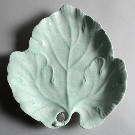 French Garden Leaves 10" Leaf Dish