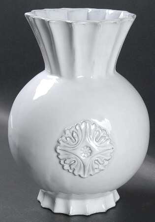 Incanto 9" Footed Vase