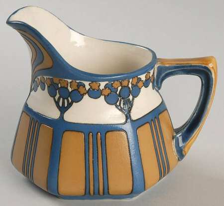 VIL153 Creamer