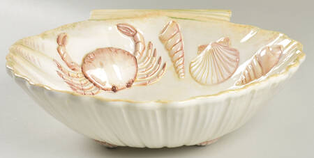 Triton Collection Scalloped Serving Bowl
