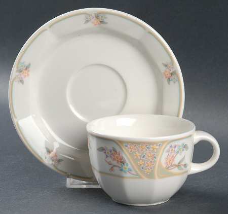 Como (Multisided) Flat Cup & Saucer Set