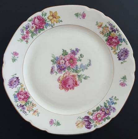 VIT297 Dinner Plate