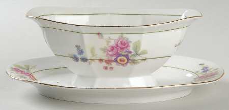 VIT315 Gravy Boat with Attached Underplate