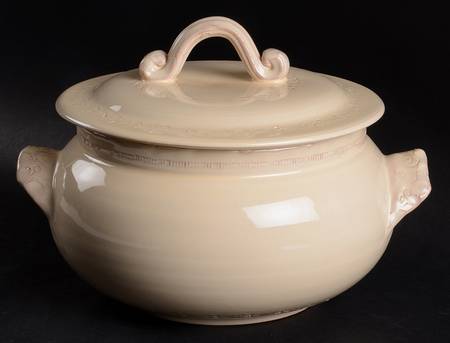 Bellezza Buttercream 2.5 Qt Round Covered Casserole