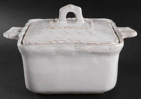 Bellezza White Covered Casserole
