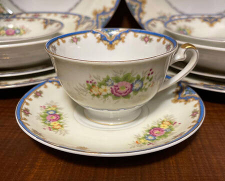 VE4 Footed Cup & Saucer Set