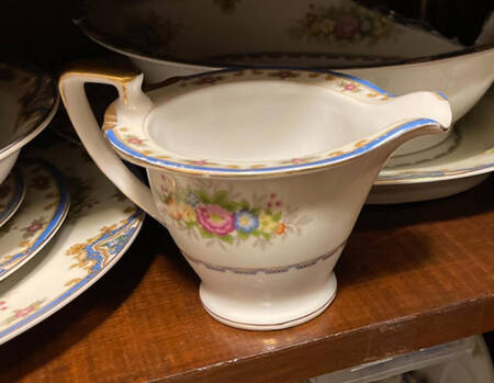 VE4 Creamer