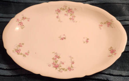 VNN46 18" Oval Serving Platter