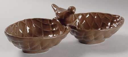 Pineta Acorn Brown 2 Part Figural Server