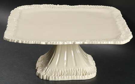 Latteria Vanilla 12" Diameter Square Pedestal Cake Stand