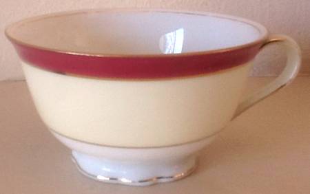 VIT339 Footed Cup