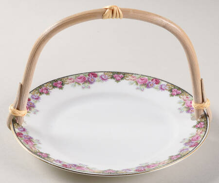 222 (Floral Edge) 5 3/8"-5 5/8" Bamboo Handled Serving Plate  HC