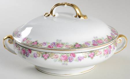 222 (Floral Edge) Round Covered Vegetable