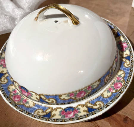 VIT346 Round Covered Butter