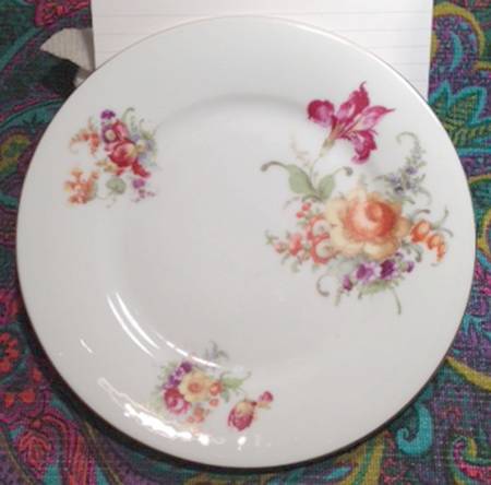 VIT353 Salad Plate