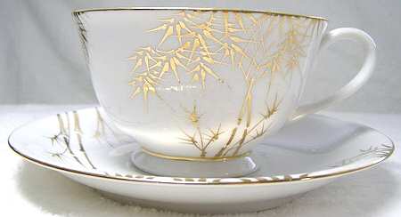 VEH1 Footed Cup & Saucer Set