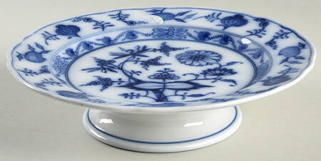 Blue Onion (Scalloped) Round Compote (Height X Width) by Villeroy & Boch