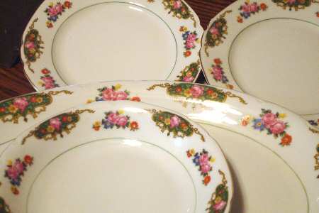 141 (Green Insets) 14" Oval Serving Platter
