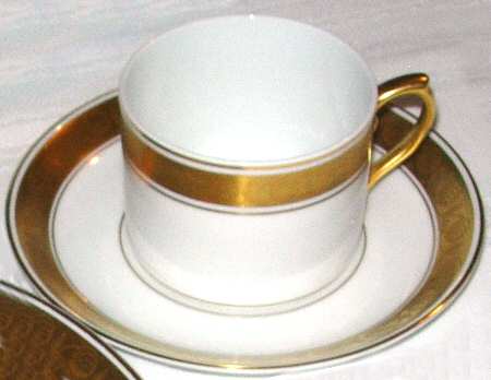 VIA108 Flat Cup & Saucer Set
