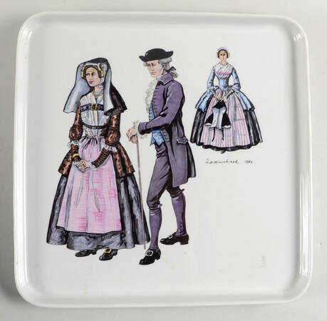 VIL227 10" Square Tray