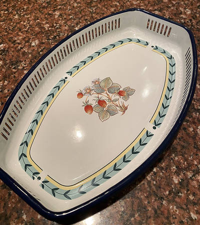 French Garden Roanne Bread Basket Tray