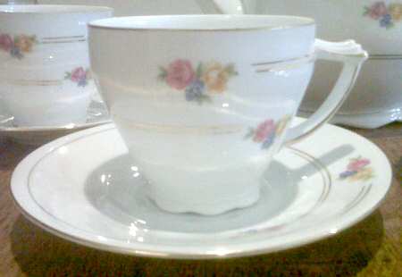 VIT368 Flat Cup & Saucer Set