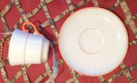 VIL234 Footed Cup & Saucer Set