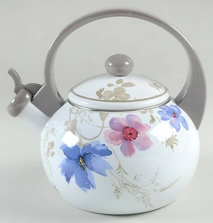 Mariefleur Grey Metal Kettle & Lid