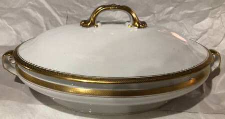 VIT378 Oval Covered Vegetable