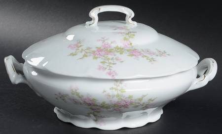 VTO216 Round Covered Vegetable by Victoria (Austria)