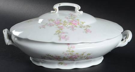 VTO216 Oval Covered Vegetable by Victoria (Austria)