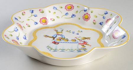 Easter Delight 10" Scalloped Bowl