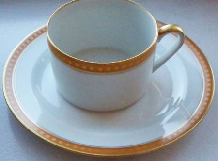 VIG160 Gold Flat Cup & Saucer Set
