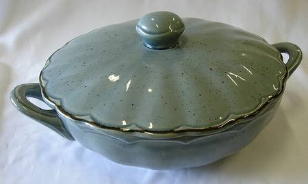 English Collection Gray Round Covered Vegetable