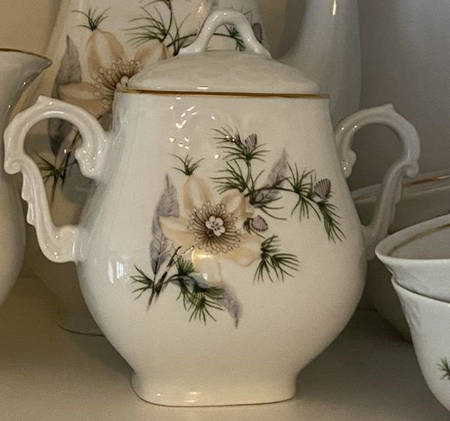 VIA144 Sugar Bowl & Lid