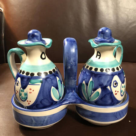 Campagna-Chicken, Blue, Black Dots Vinegar and Oil Tray Set