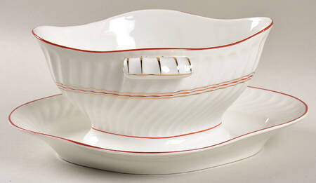 VIA147 Gravy Boat with Attached Underplate