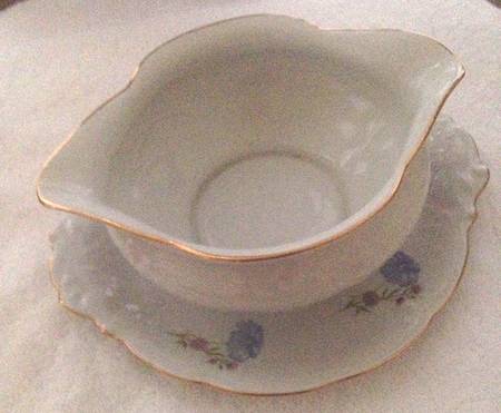 Sonata Gravy Boat with Attached Underplate