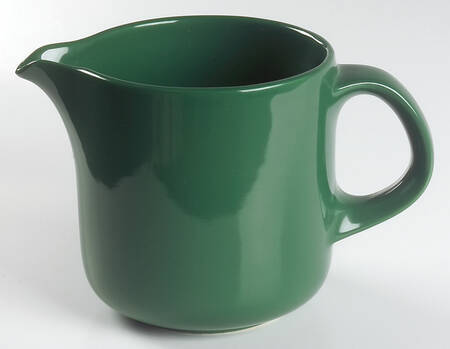 Solid Colours Hunter Green 32 Oz Pitcher