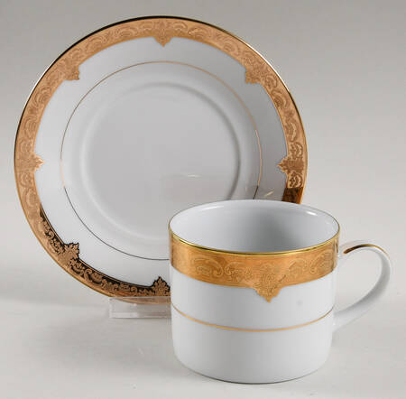 Grande Baroque Gold Flat Cup & Saucer Set