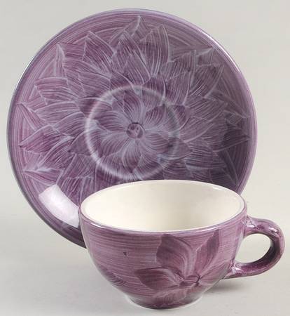 Dahlia Flat Cup & Saucer Set