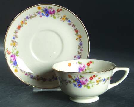 AB9474 Footed Cup & Saucer Set