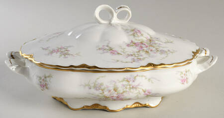 Avon Rose Oval Covered Vegetable