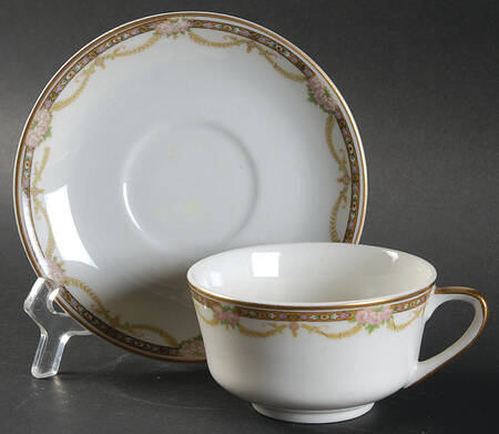 B9059 Flat Cup & Saucer Set