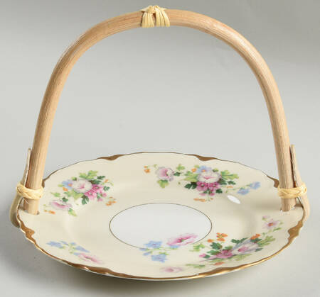 C2047 5 3/8"-5 5/8" Bamboo Handled Serving Plate  HC