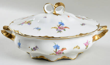 Dresden Round Covered Vegetable