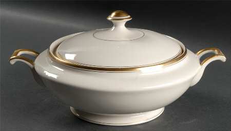 Regency Round Covered Vegetable