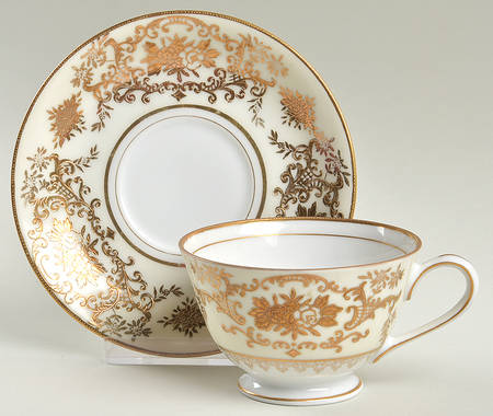 Y-102 Footed Cup & Saucer Set
