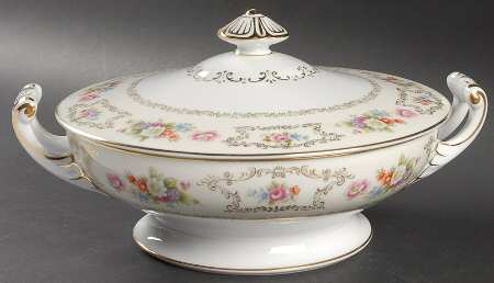 Dresrosa Round Covered Vegetable by Wentworth